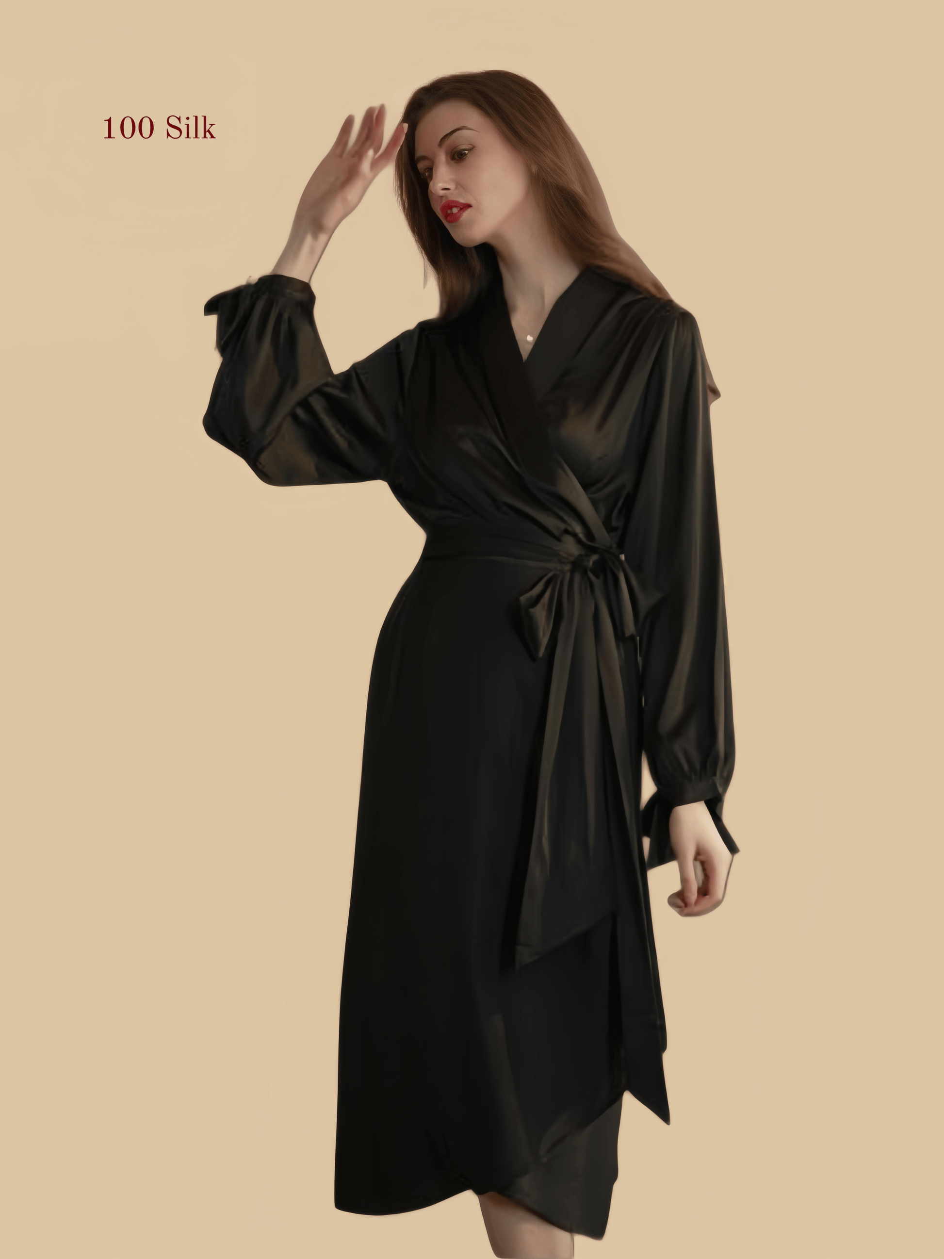 Long silk bathrobe with letter patterns