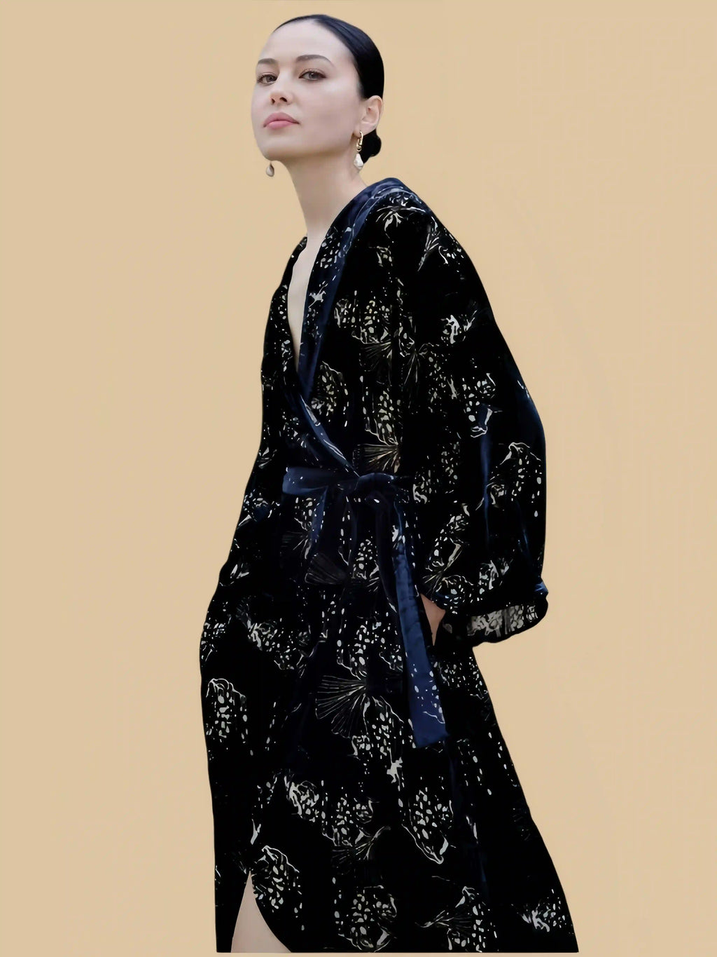 Sumptuous Black Silk Velvet Women's Bathrobe - 100% Mulberry Silk Silk Nightgown And Robe Set | Silkgala